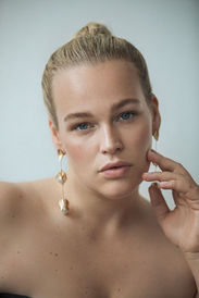 VICTORIA HTTENBRINK - Pic 19 Preview